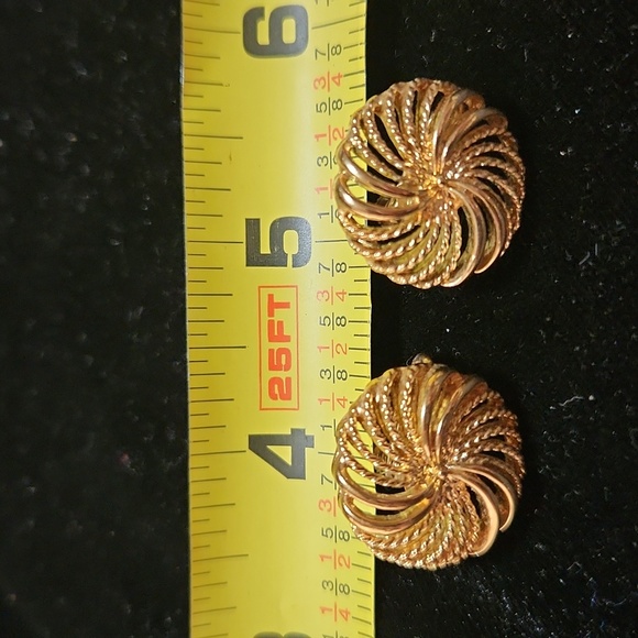 NAPIER bracelet and clip on earrings set - Picture 2 of 6
